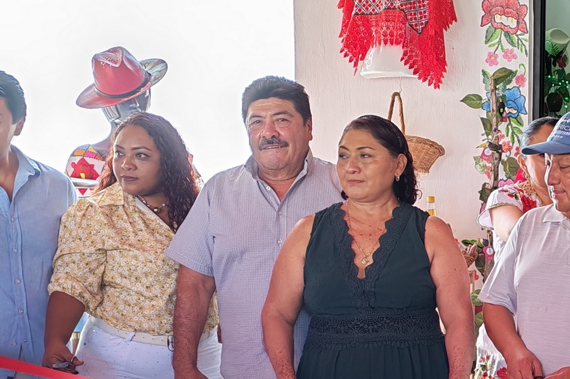 Santiago Martín Ángulo participa en la apertura de la Casa del Artesano en José María Morelos