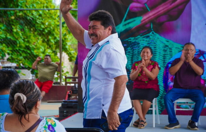 Santiago Martín Angulo participa en reunión entre senador y artesanos de José María Morelos
